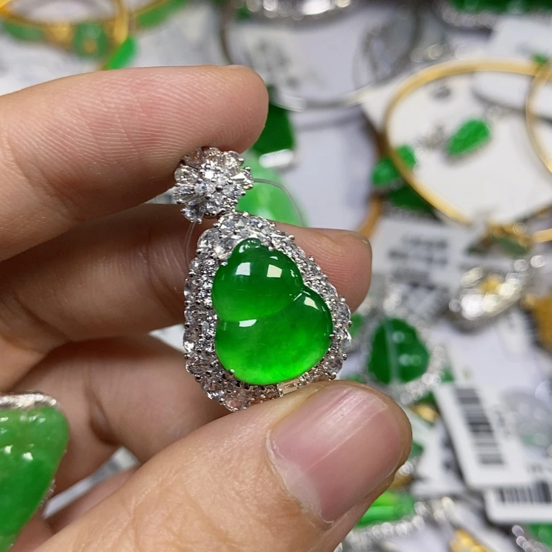 【闪购商品】18K金镶嵌戒指翡翠蓉吊坠