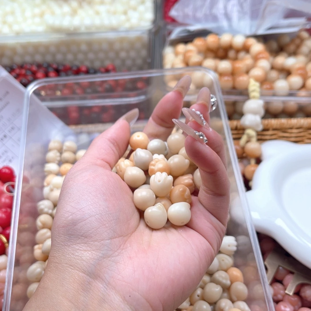 白玉菩提吊坠q12.5mm35颗。