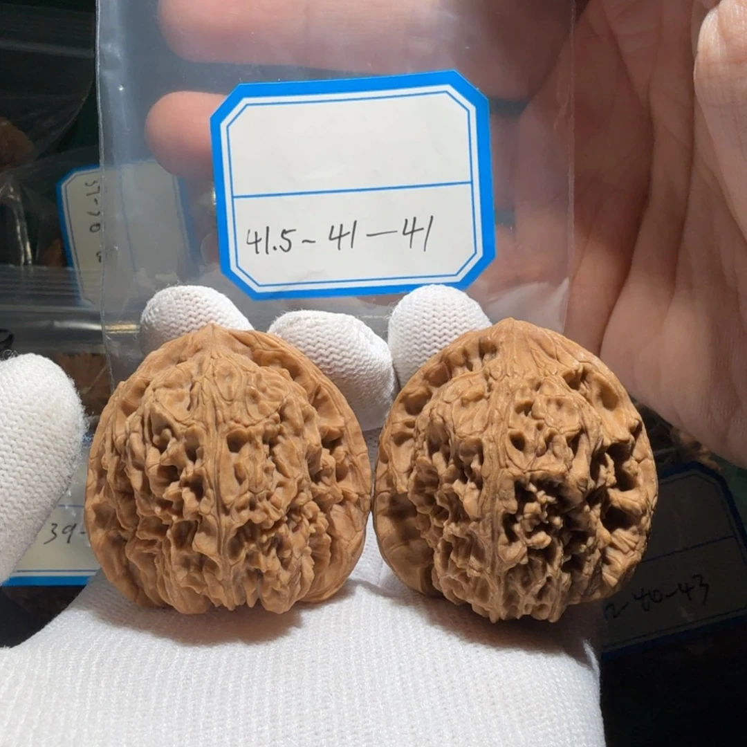 文玩核桃吊坠南疆村球16