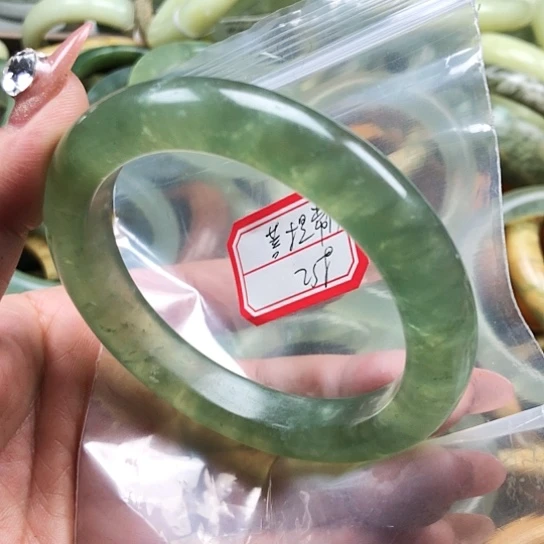 蛇纹石玉手镯未镶嵌菩**伴