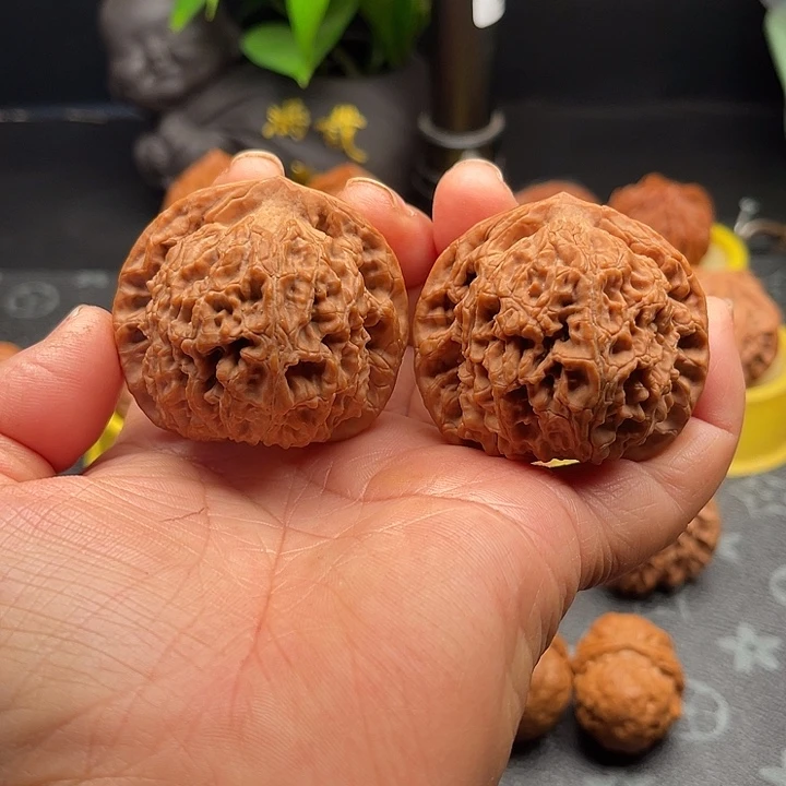 桃核把件全品水龙纹边48