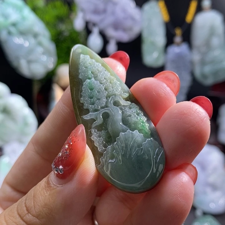 【闪购商品】颈饰未镶嵌翡翠山水