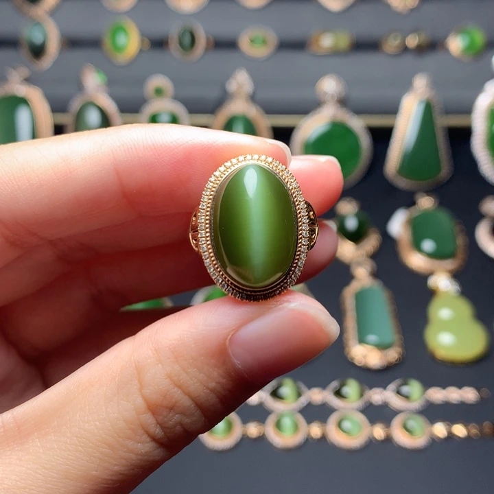 和田玉18K金镶嵌戒指