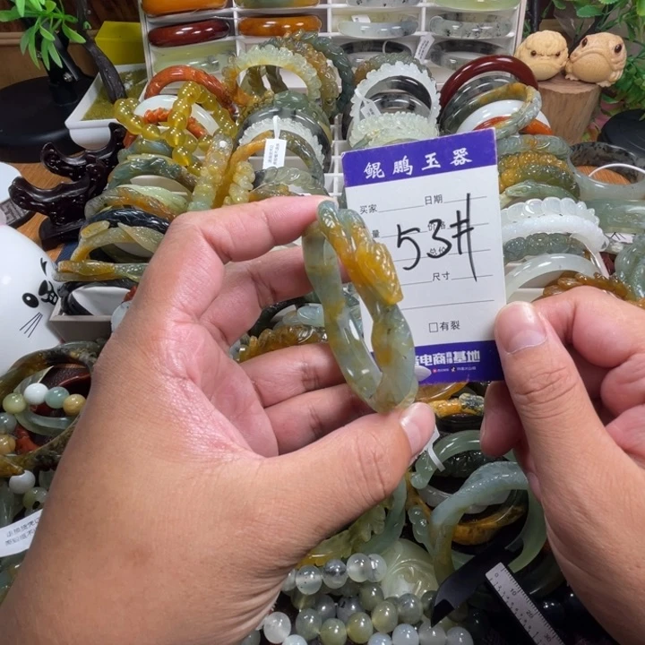 未镶嵌蛇纹石玉手镯