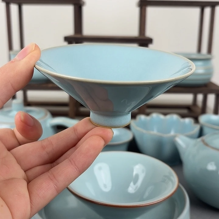 微瑕汝窑天青釉大号斗笠杯