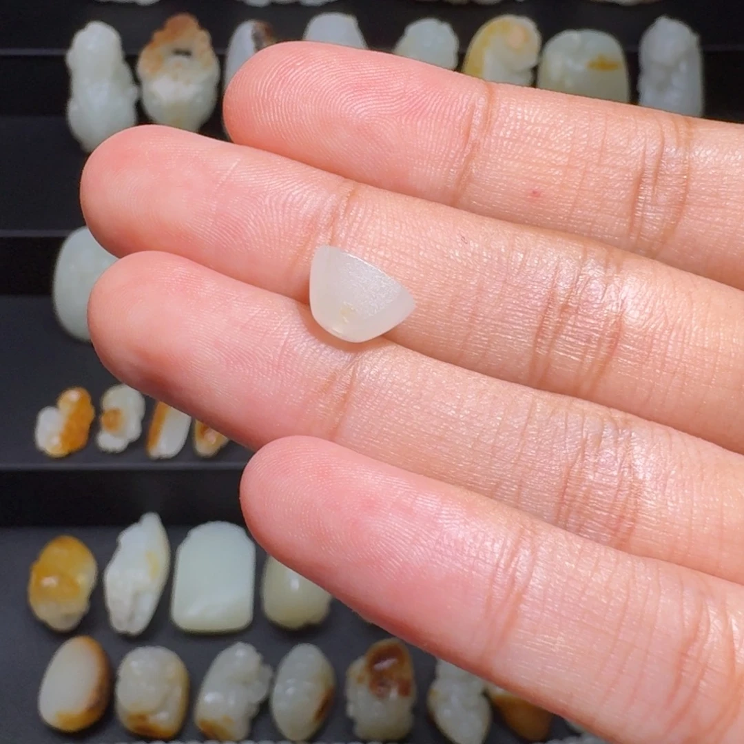 和田玉未镶嵌颈饰孙*生