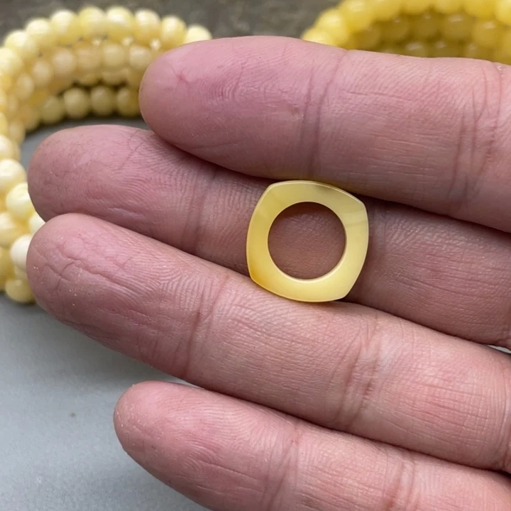 琥珀未镶嵌裸石跑环