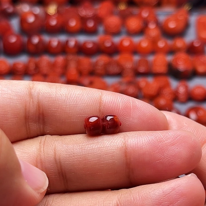 南红玛瑙未镶嵌配饰牛血火焰纹对珠6.3mm