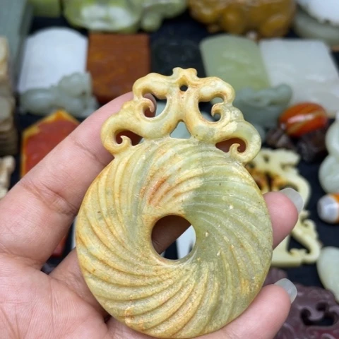 蛇纹石玉未镶嵌颈饰37