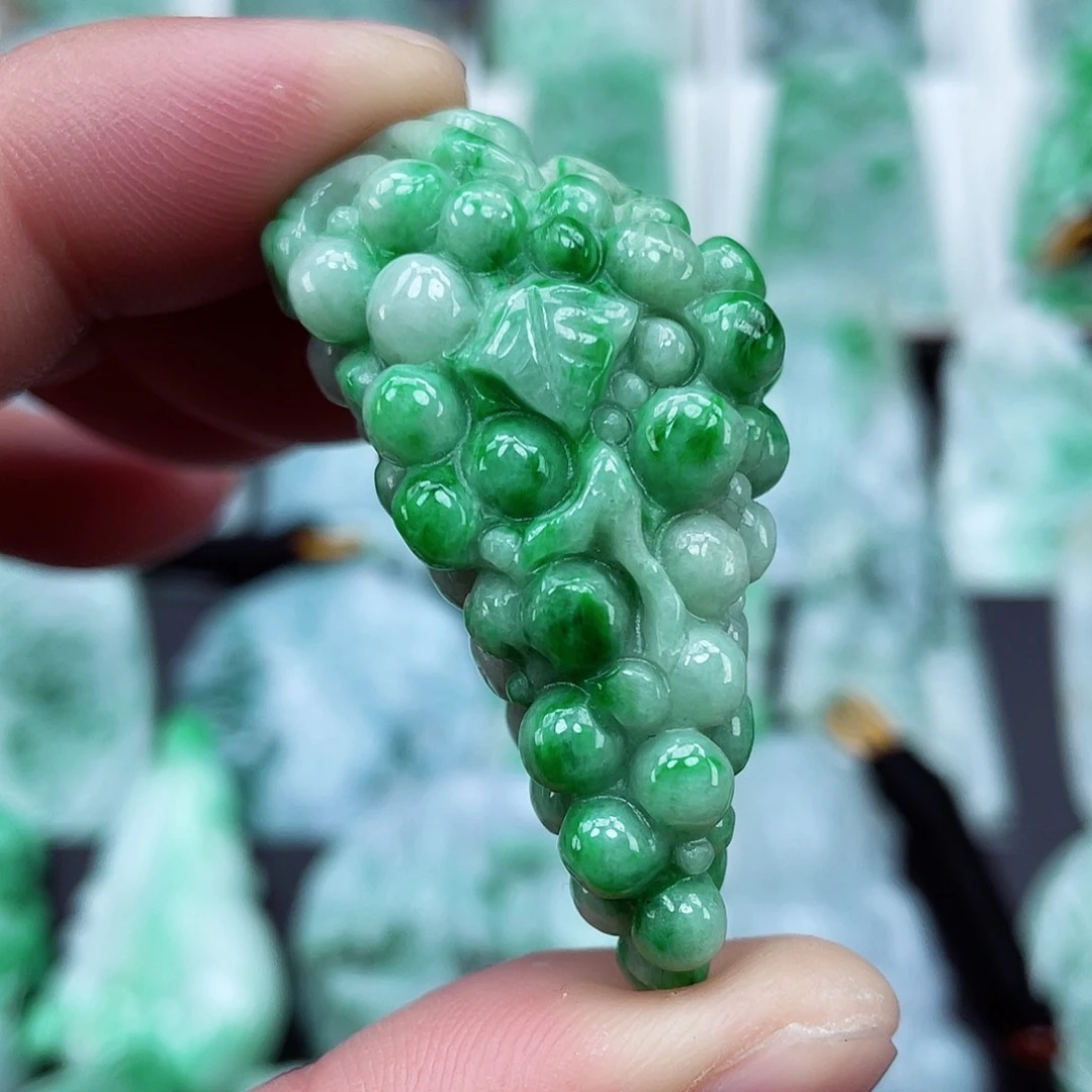 翡翠颈饰未镶嵌翡翠吊坠