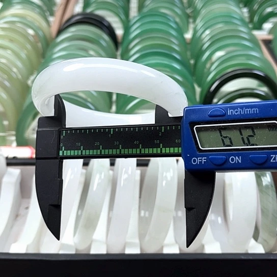 未镶嵌手镯东陵石