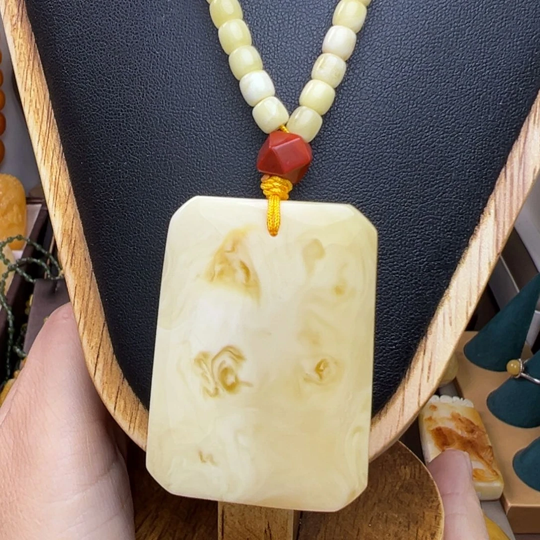 蜜蜡吊坠(赠链)未镶嵌