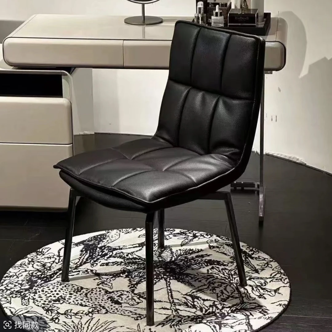 意式极简高级家用餐厅可旋转餐桌椅子真皮软包靠背小户型现代餐椅
