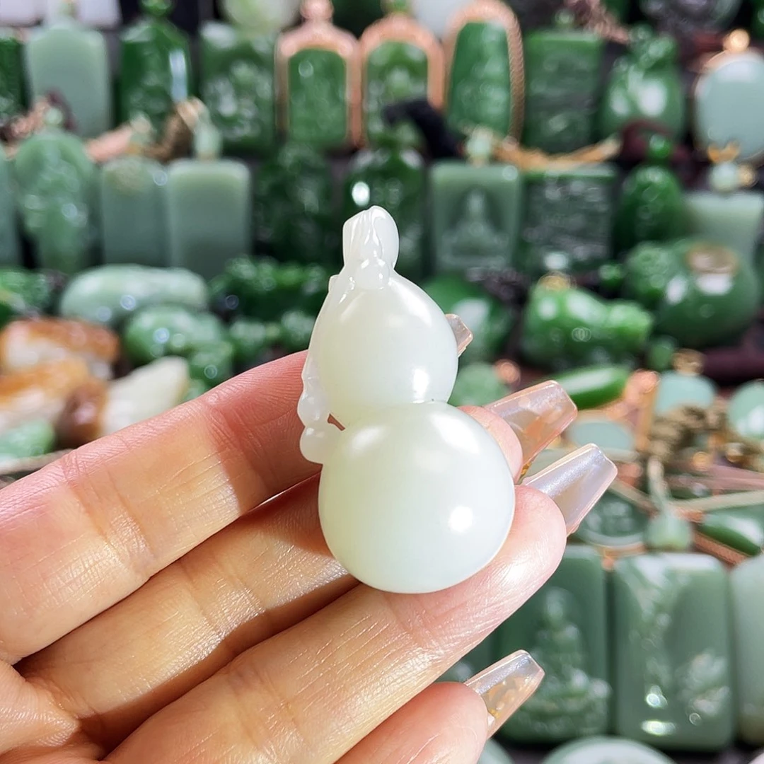 和田玉挂件未镶嵌金*