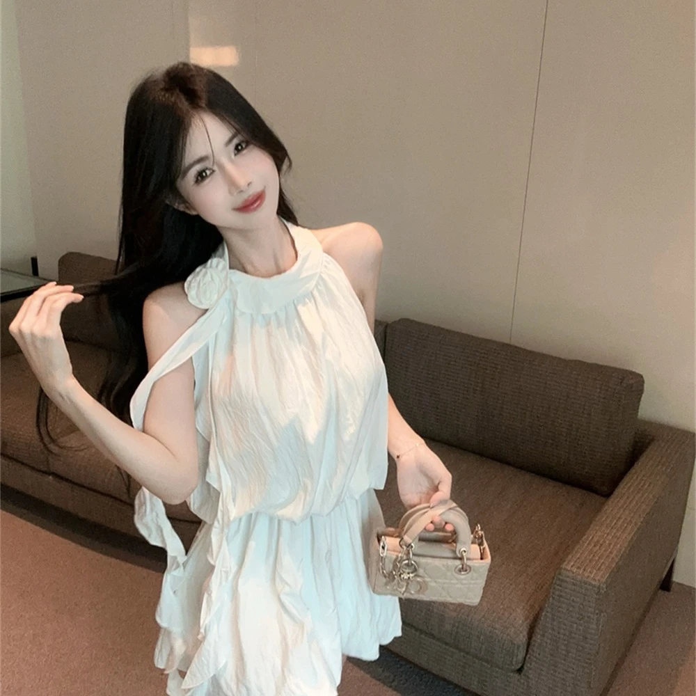 白色花苞挂脖吊带连衣裙女夏季纯欲性感收腰a字裙绝美抹胸小裙子