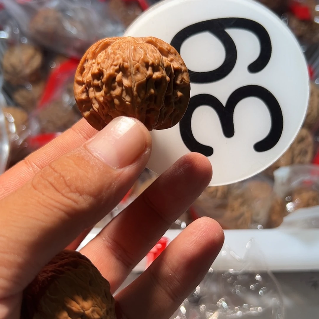 K***.文玩核桃，白色39号