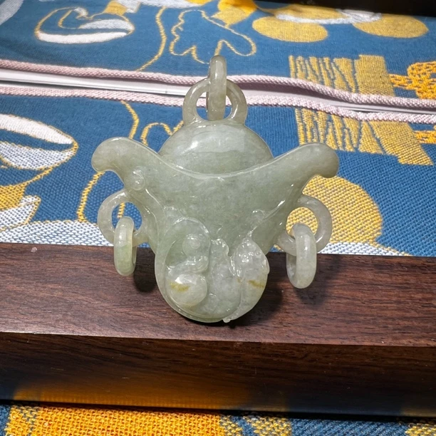 好玉易天然缅甸翡翠元宝吊坠挂件镂空雕刻仿古气质