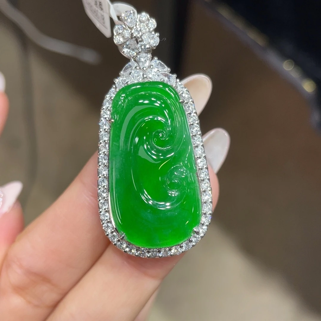 翡翠颈饰18K金镶嵌天然缅甸翡翠a货