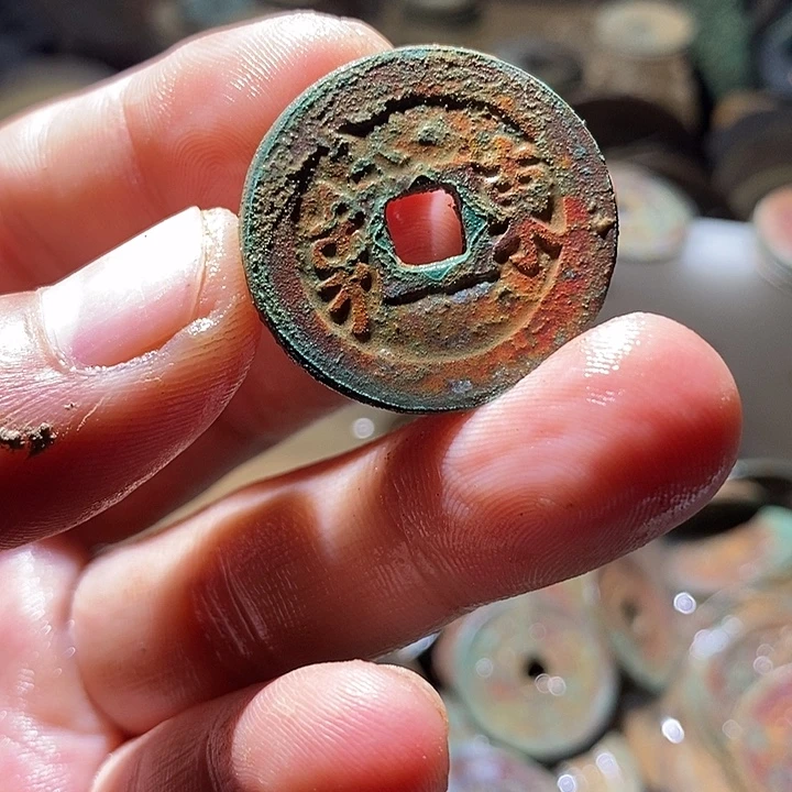 铜现代仿制品工艺品2个