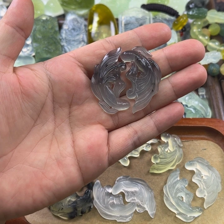 岫玉未镶嵌吊坠(不含链)惟***故