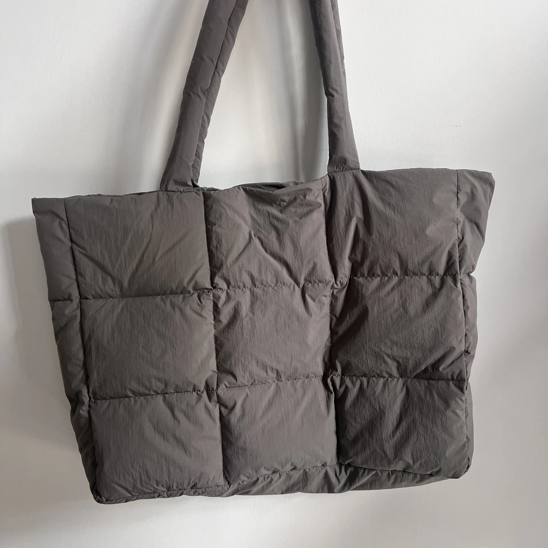 90绒羽绒托特包（颜色随机发）