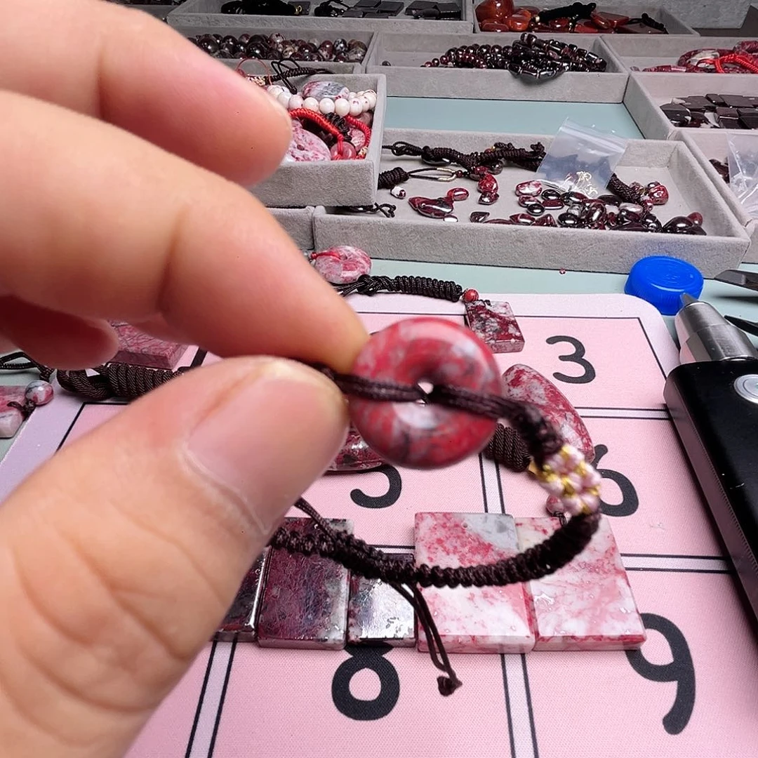 紫砂天然朱砂辰石吊坠