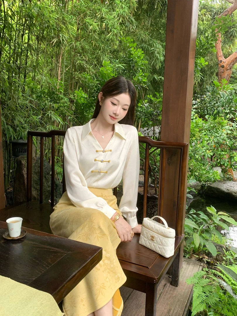 EIA一尧新中式国风【清月词】气质千金V领盘扣上衣+半裙压花设计