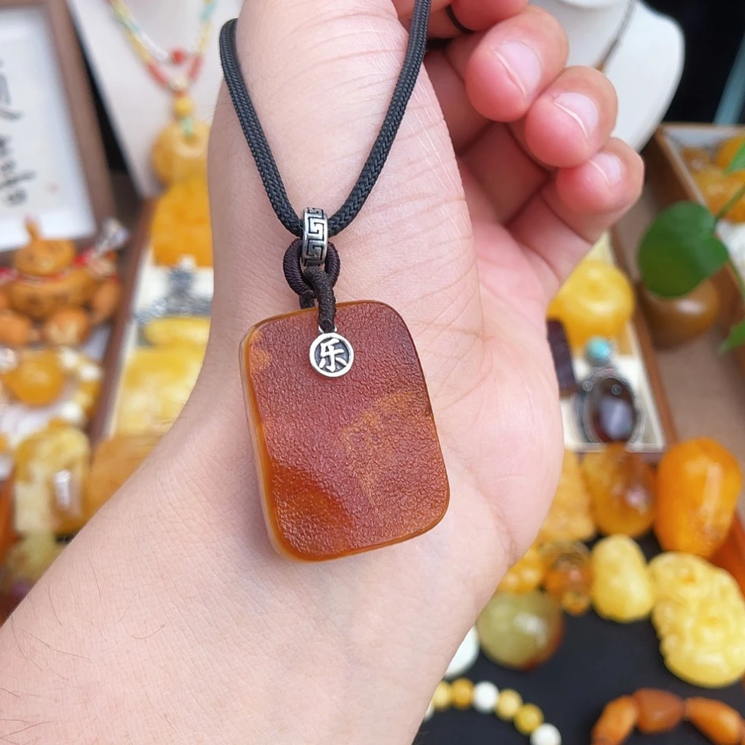 未镶嵌琥珀珠宝奇石