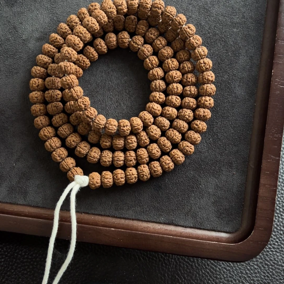 汤***.吊坠金刚菩提老树王