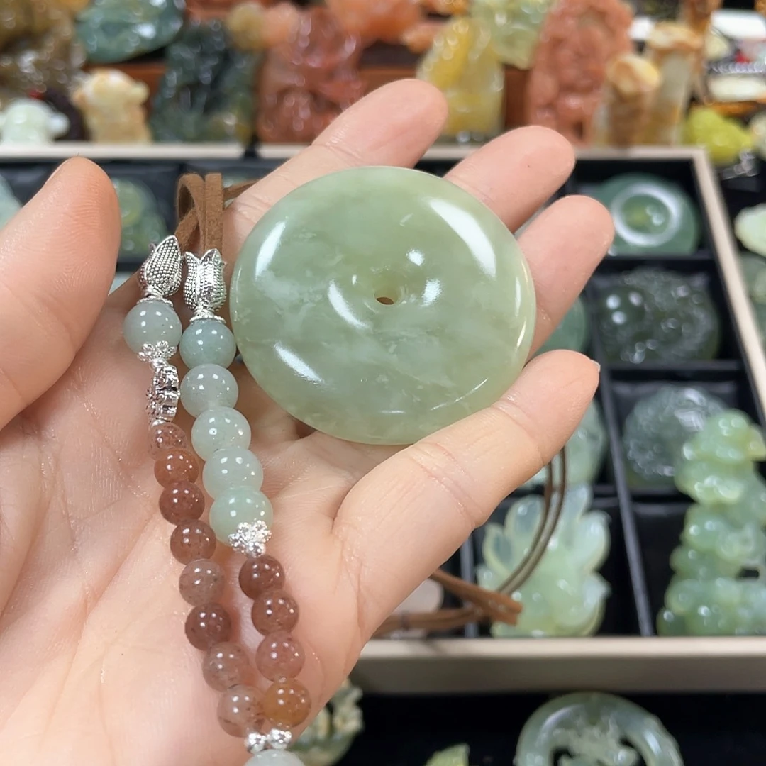 蛇纹石玉颈饰未镶嵌