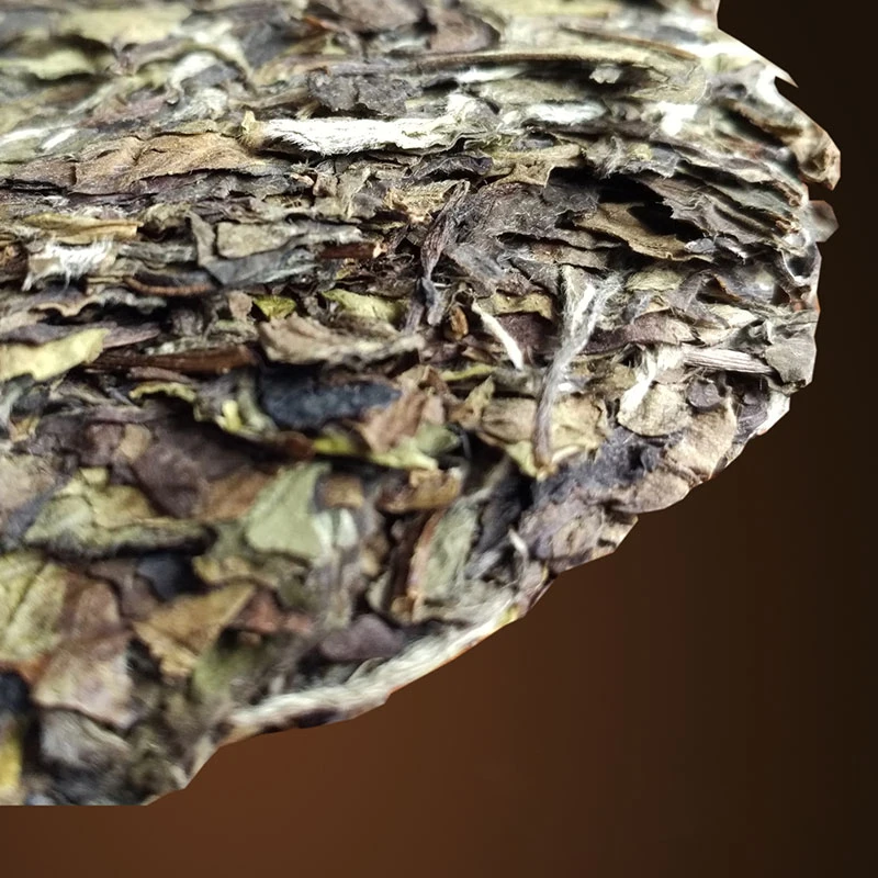 白天鹅 至清知味 2016贡眉饼 300克1饼