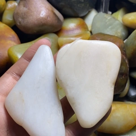 未镶嵌和田玉（糖玉）挂件
