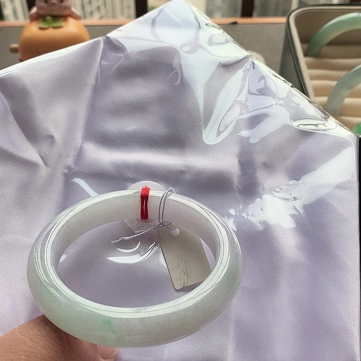 翡翠手镯未镶嵌天然翡翠手镯