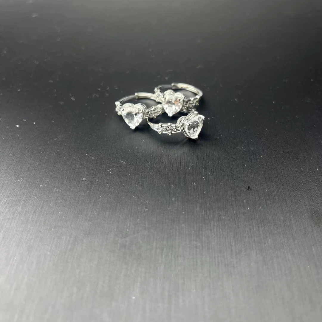 ZBG1633白水晶爱心戒指(天然珠宝多样性发其一）