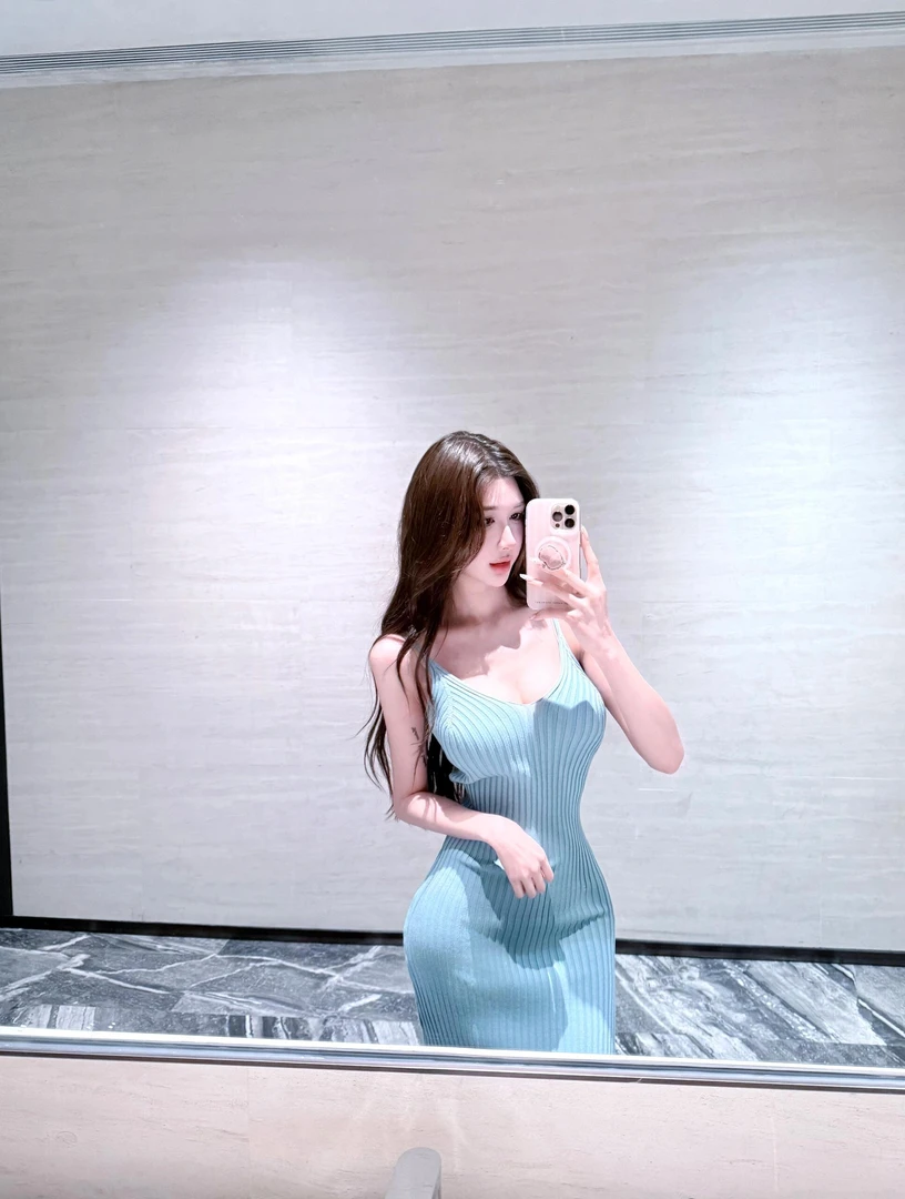 夏季新款雾蓝色v领包臀无袖纯欲修身长裙吊带针织连衣裙女装