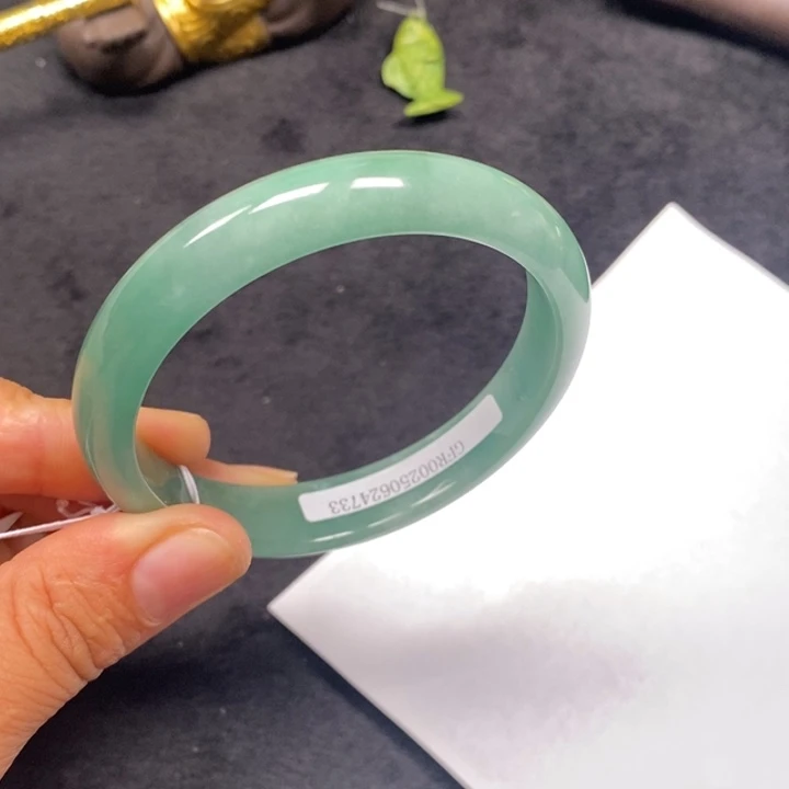 翡翠女款时尚手镯