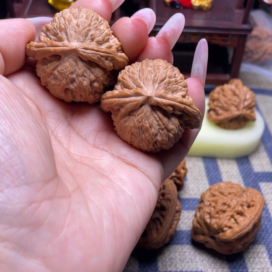 岚***正吊坠文玩核桃41白狮子文玩