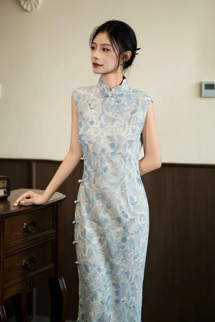 苏曦旗袍《青花》新中式旗袍2025新款古法全开襟连衣裙修身素雅