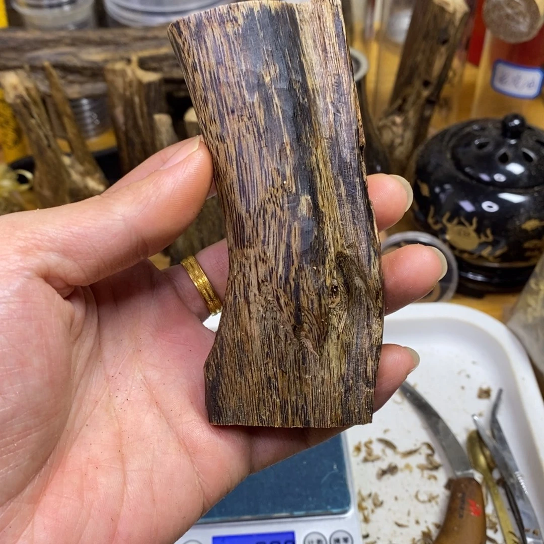 沉香高油香薰路河32克