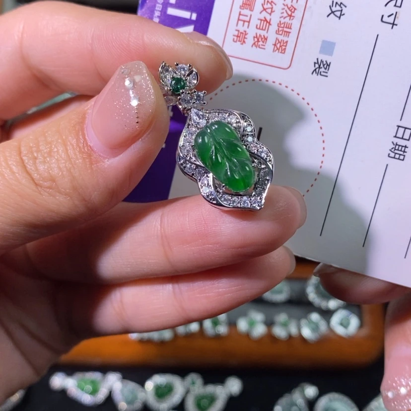 【闪购商品】翡翠颈饰未镶嵌天然