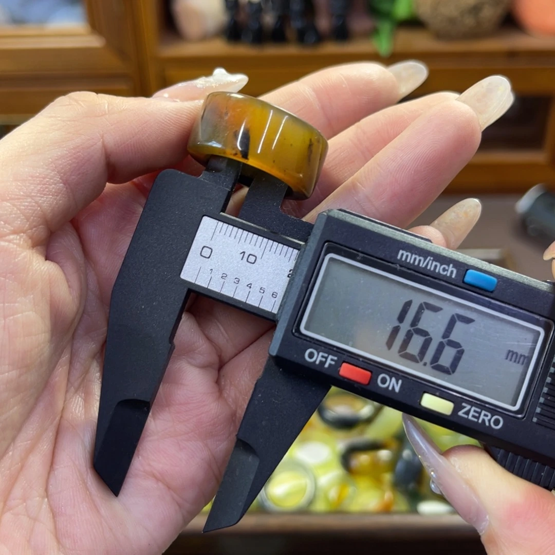 蛇纹石玉未镶嵌手镯129