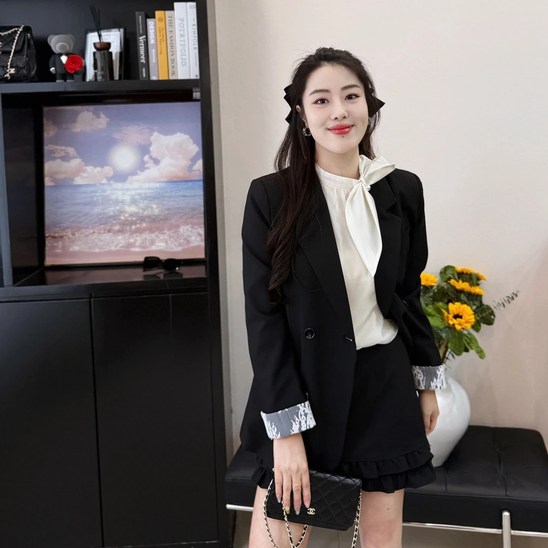 蕾丝袖口双排扣休闲西装