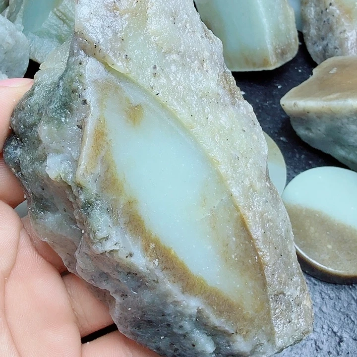 未镶嵌和田玉（糖玉）珠宝奇石