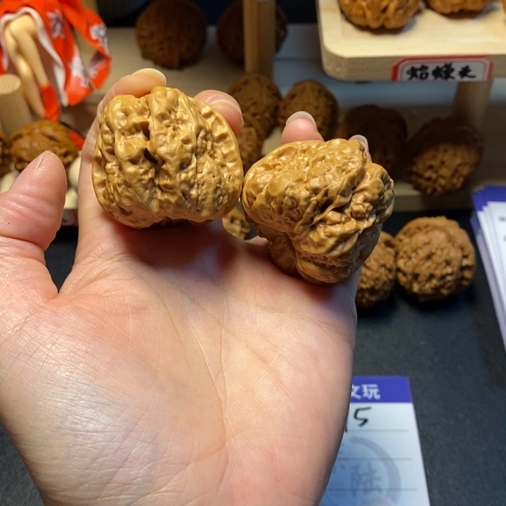 文玩核桃把件15号精品蛤蟆头40尺打底