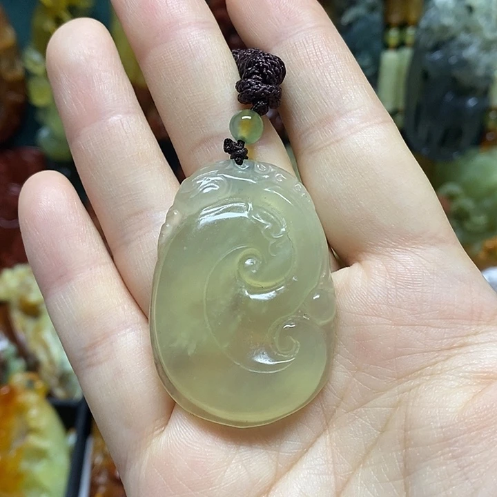 岫玉未镶嵌吊坠(赠链)