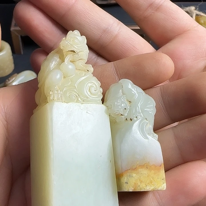 和田玉（糖玉）未镶嵌车挂美****样