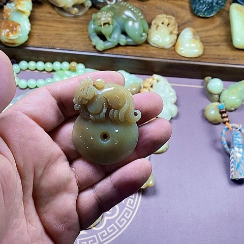 颈饰未镶嵌和田玉