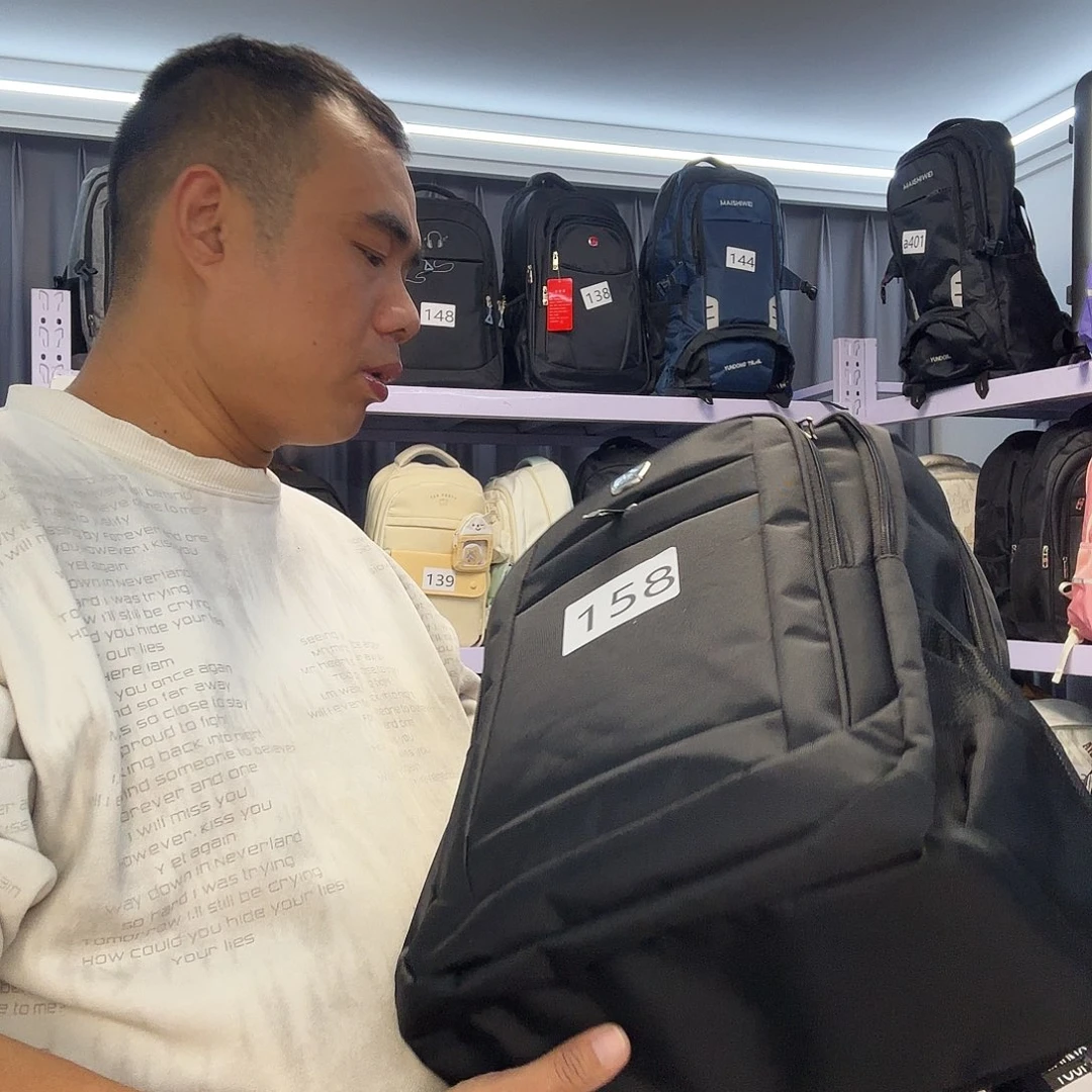 聚酯纤维双肩包158