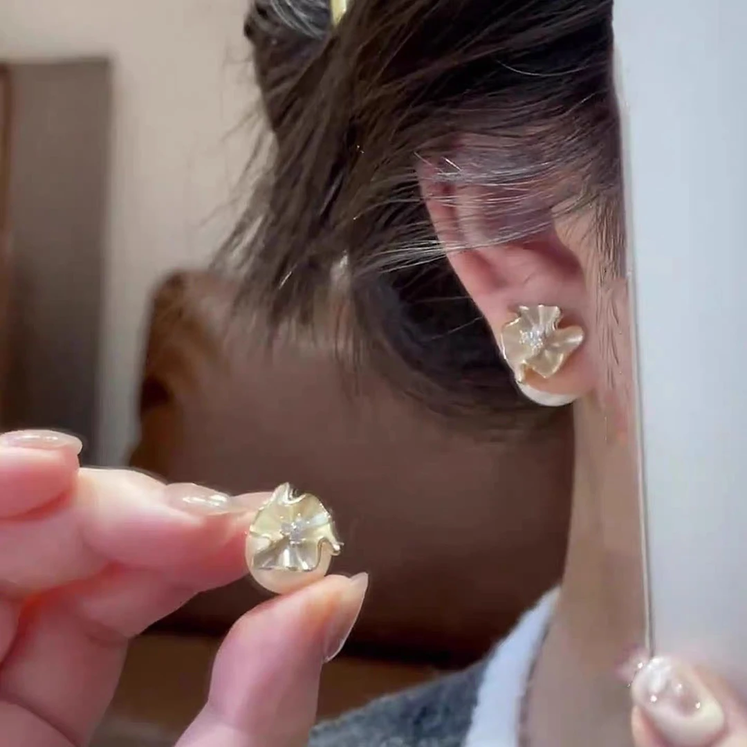 铜合金耳饰 轻奢花朵一款高级感耳钉小巧精致时尚甜美小众耳饰