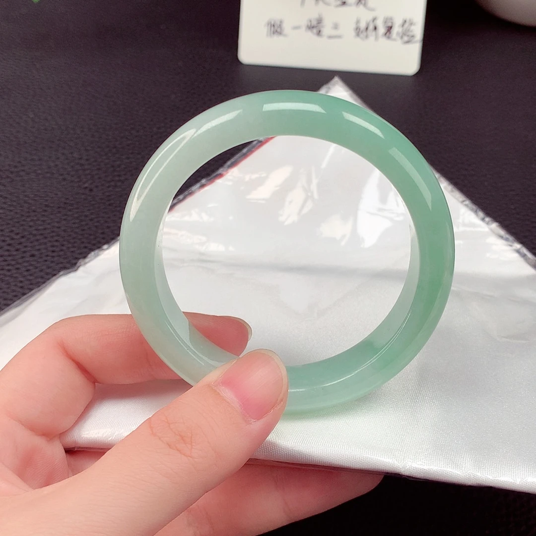 翡翠未镶嵌手镯翡翠